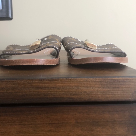 Louis Vuitton lock it mule - Picture 7 of 16